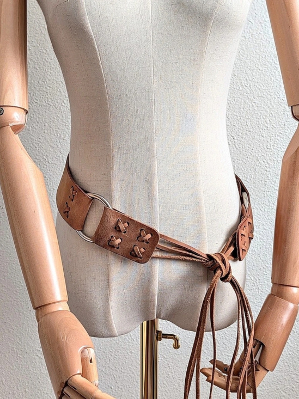 Hipwear Leather Waist Belt in Brown.